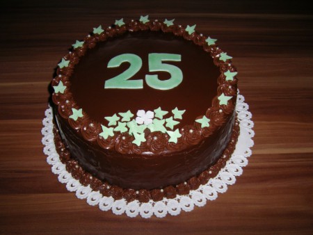 Čokoládová torta s marhuľovým džemom
